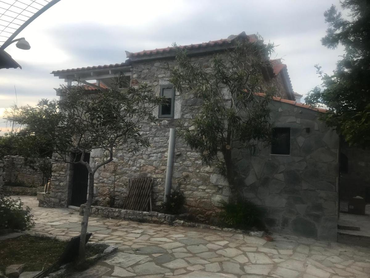 Lagadi 1860 Guest House Trakhila ภายนอก รูปภาพ